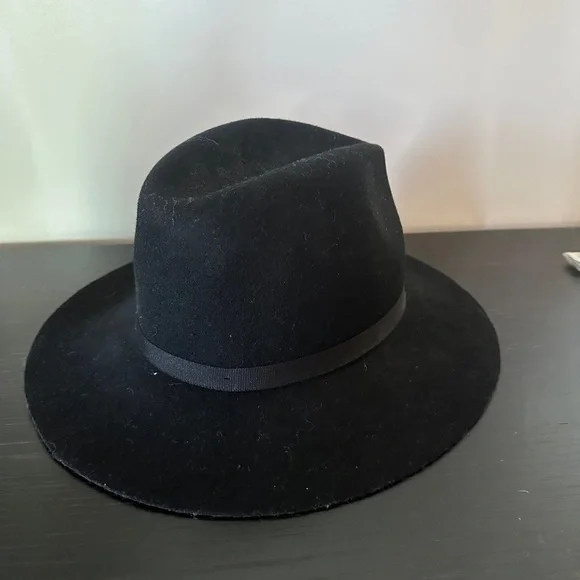 Auxiliary Black Hat - Picture 3 of 4